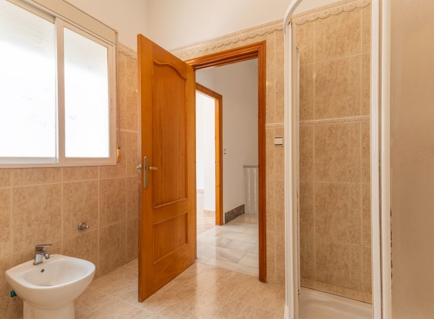 Wiederverkauf - Finca / Ländliches Wohnhaus - Orihuela