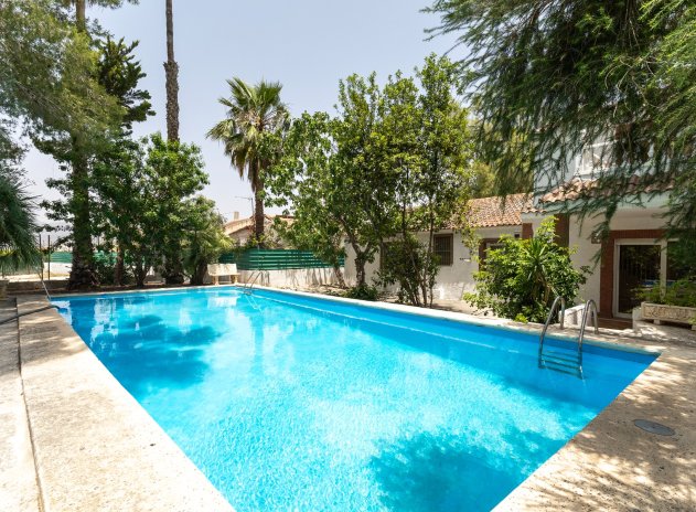 Wiederverkauf - Finca / Ländliches Wohnhaus - Orihuela