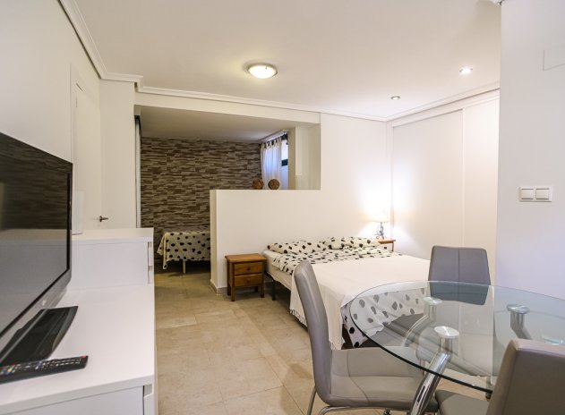 Herverkoop - Villa - Torrevieja - Los Balcones