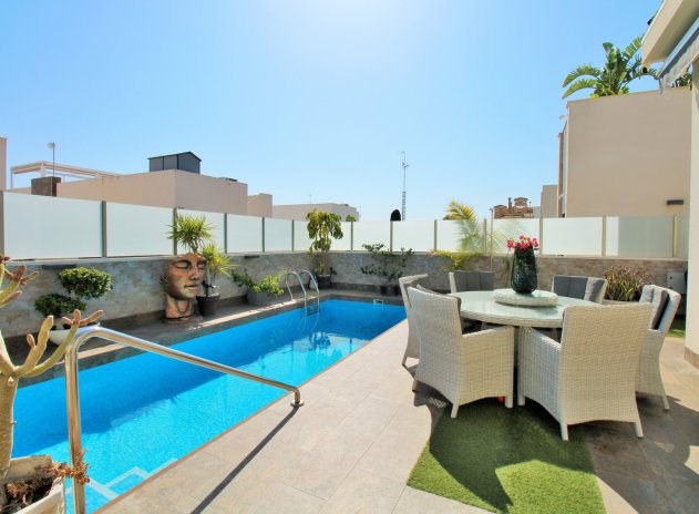 Reventa - Villa - Villamartin - Villamartín