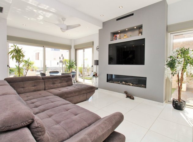 Reventa - Villa - Villamartin - Villamartín