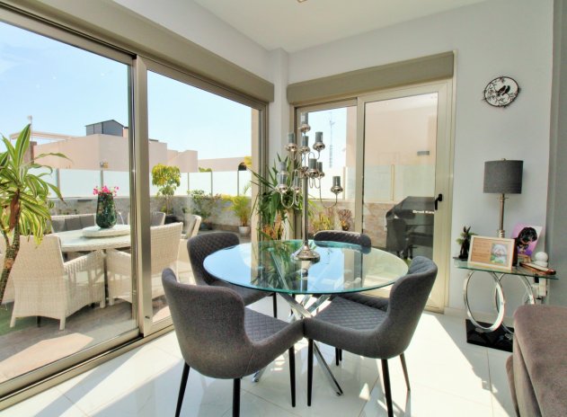 Reventa - Villa - Villamartin - Villamartín