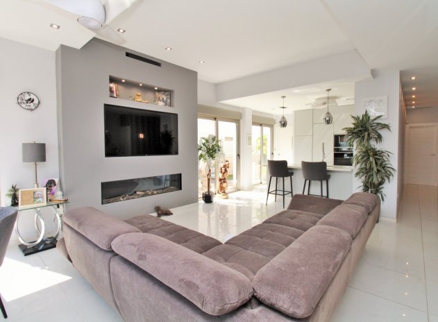 Reventa - Villa - Villamartin - Villamartín