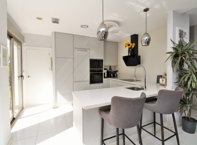 Reventa - Villa - Villamartin - Villamartín