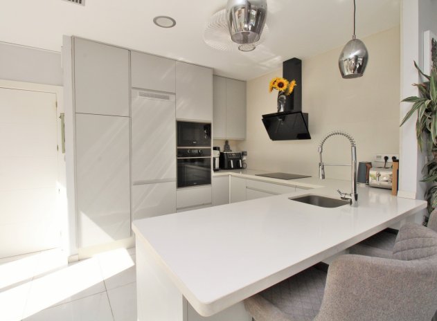 Reventa - Villa - Villamartin - Villamartín