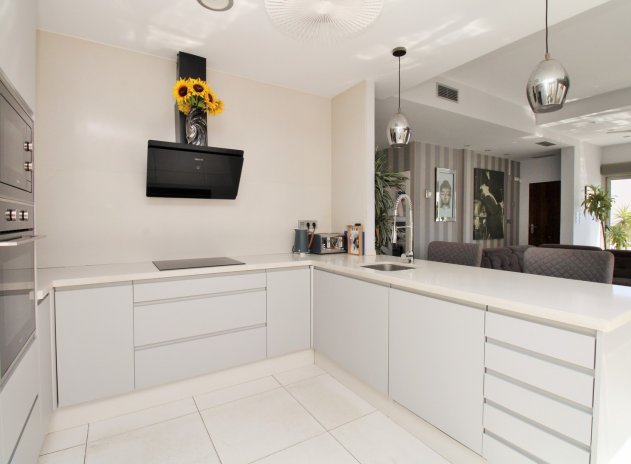 Reventa - Villa - Villamartin - Villamartín