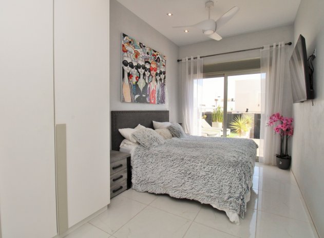 Reventa - Villa - Villamartin - Villamartín