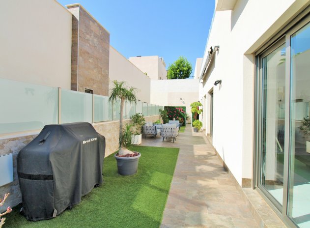 Reventa - Villa - Villamartin - Villamartín