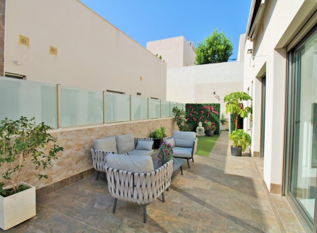 Reventa - Villa - Villamartin - Villamartín