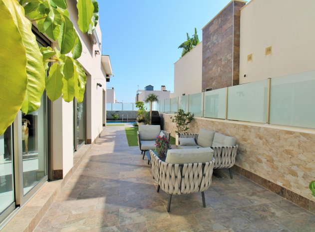 Reventa - Villa - Villamartin - Villamartín