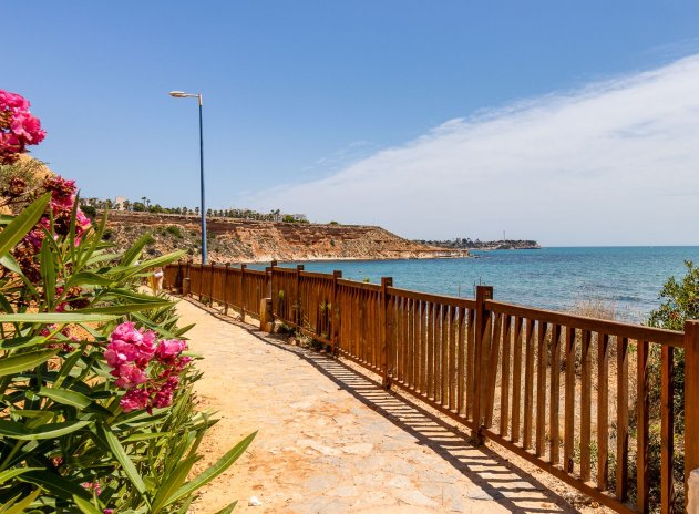 Resale - Villa * - Orihuela - Lomas de Cabo Roig