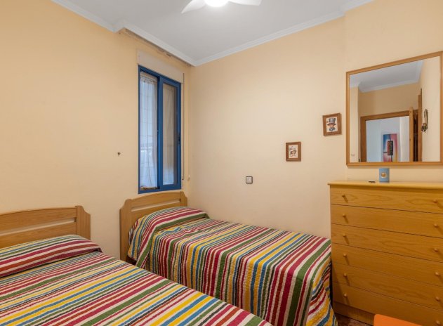 Resale - Apartment / Flat * - Torrevieja - Playa de los Locos *