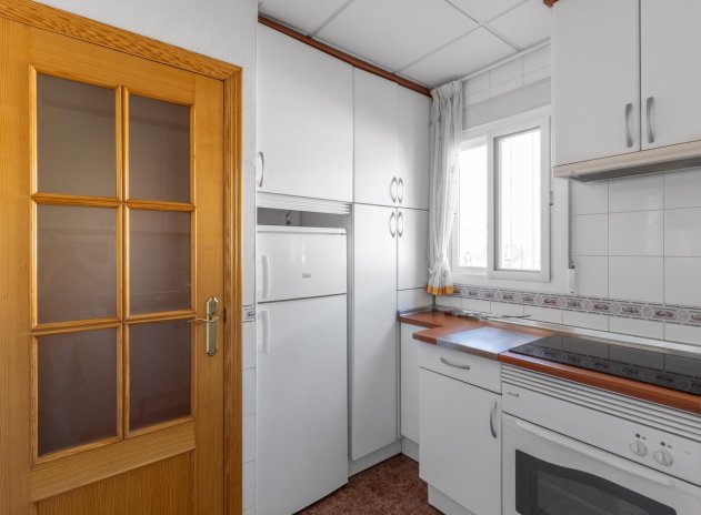 Resale - Apartment / Flat * - Torrevieja - Playa de los Locos *