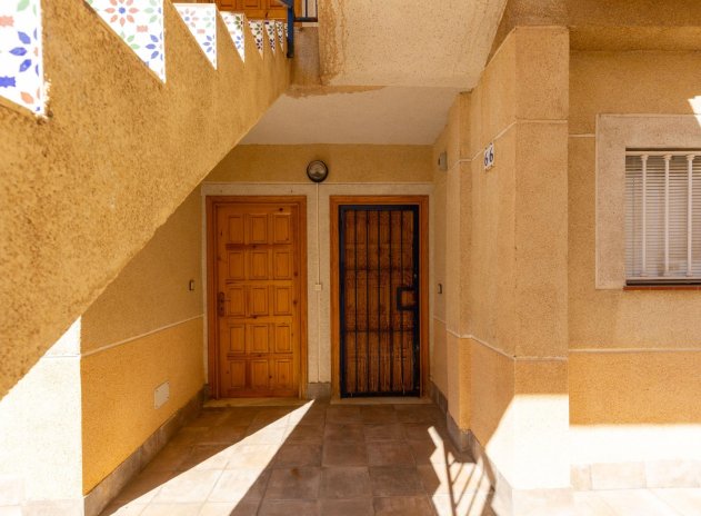 Resale - Apartment / Flat * - Torrevieja - Playa de los Locos *
