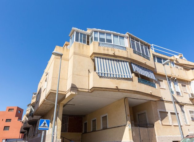 Resale - Apartment / Flat * - Torrevieja - Playa de los Locos *