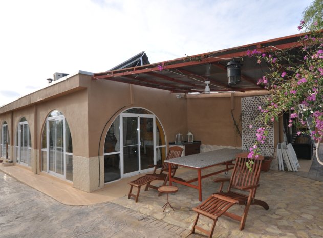 Wiederverkauf - Finca / Ländliches Wohnhaus - Crevillente