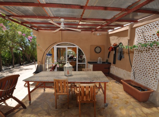 Wiederverkauf - Finca / Ländliches Wohnhaus - Crevillente