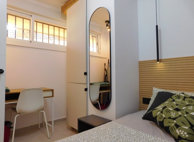 Resale - Apartment / Flat * - Torrevieja - Torrevieja *