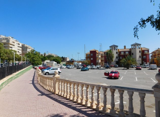 Resale - Apartment / Flat * - Torrevieja - Torrevieja *