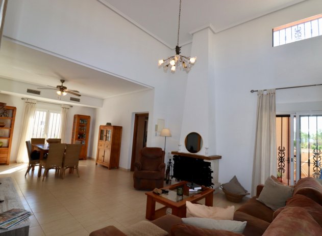 Herverkoop - Finca / Plattelands Woning - Catral