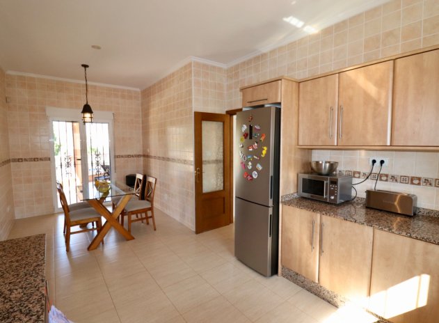 Herverkoop - Finca / Plattelands Woning - Catral