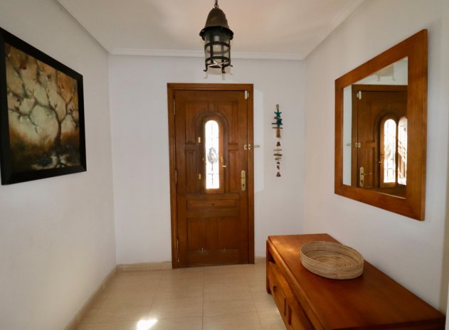 Herverkoop - Finca / Plattelands Woning - Catral