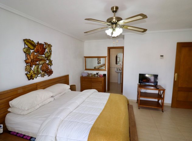 Herverkoop - Finca / Plattelands Woning - Catral