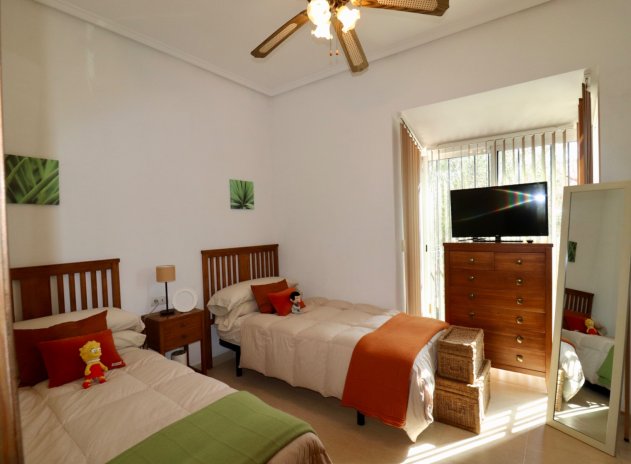 Herverkoop - Finca / Plattelands Woning - Catral