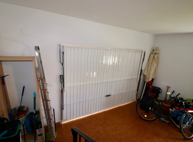 Herverkoop - Finca / Plattelands Woning - Catral