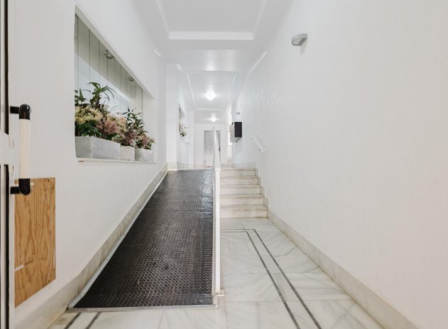 Herverkoop - Appartement - Torrevieja - Playa de los Naufragos