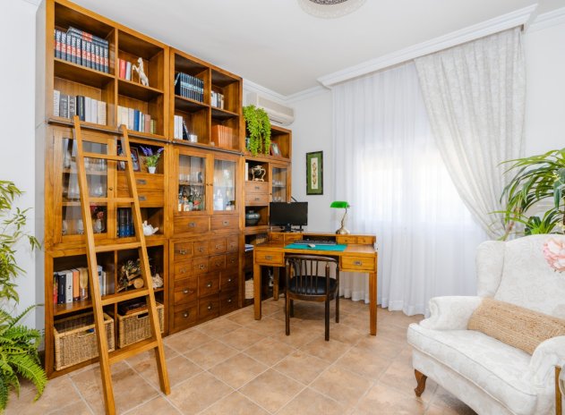 Wiederverkauf - Villa - San Vicente del Raspeig