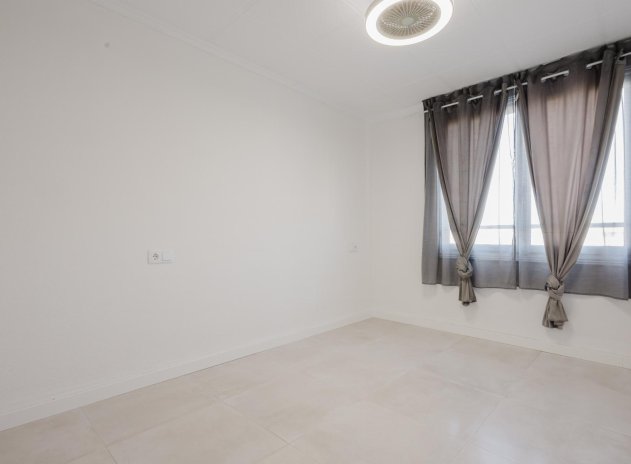 Herverkoop - Appartement - Torrevieja - Acequion