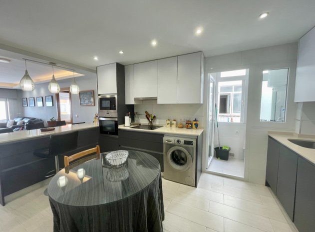 Herverkoop - Appartement - Torrevieja - Playa del Cura