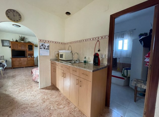 Herverkoop - Finca / Plattelands Woning - Jacarilla