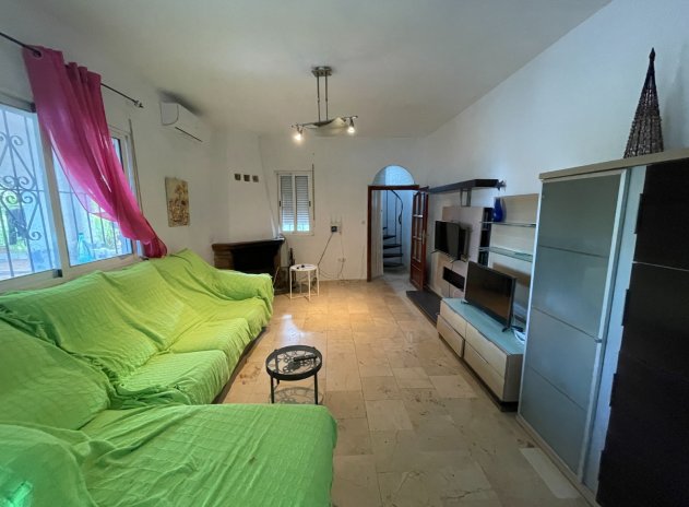 Wiederverkauf - Finca / Ländliches Wohnhaus - Albatera