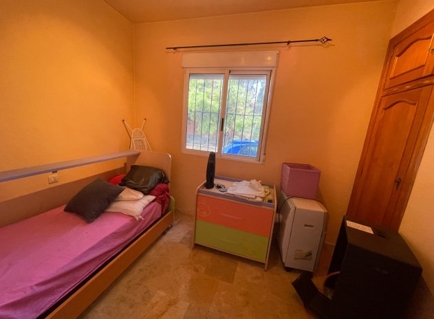 Wiederverkauf - Finca / Ländliches Wohnhaus - Albatera