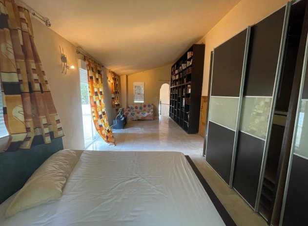 Wiederverkauf - Finca / Ländliches Wohnhaus - Albatera