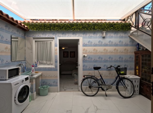 Herverkoop - Rijwoning - Torrevieja - Acequion