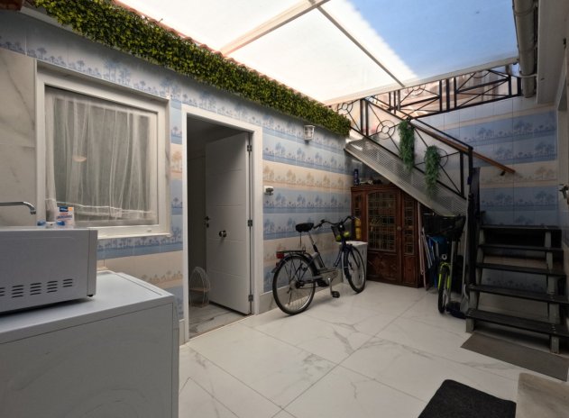 Herverkoop - Rijwoning - Torrevieja - Acequion