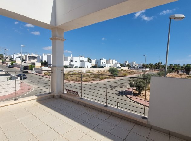 Resale - Townhouse * - Ciudad Quesada * - Lo Marabú *