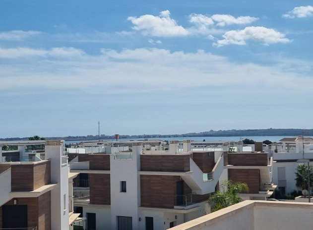 Resale - Townhouse * - Ciudad Quesada * - Lo Marabú *