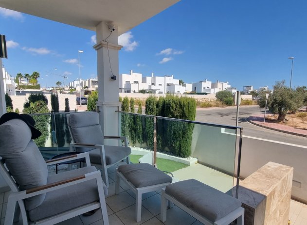 Resale - Townhouse * - Ciudad Quesada * - Lo Marabú *