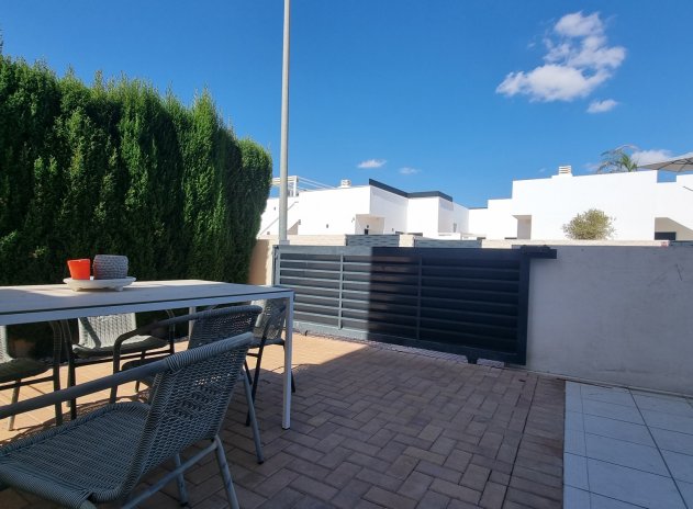 Resale - Townhouse * - Ciudad Quesada * - Lo Marabú *