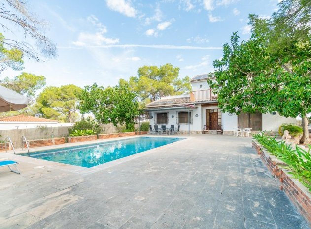 Resale - Villa * - Pilar de la Horadada * - Pinar de Campoverde