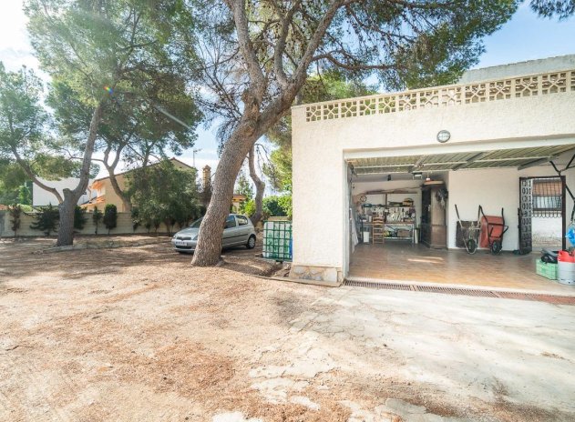 Resale - Villa * - Pilar de la Horadada * - Pinar de Campoverde