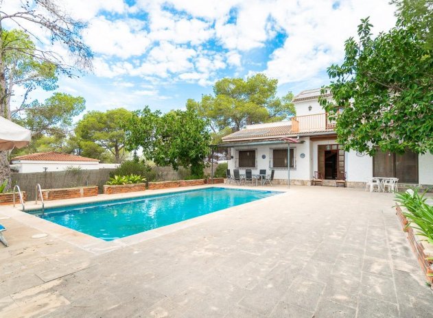 Resale - Villa * - Pilar de la Horadada * - Pinar de Campoverde