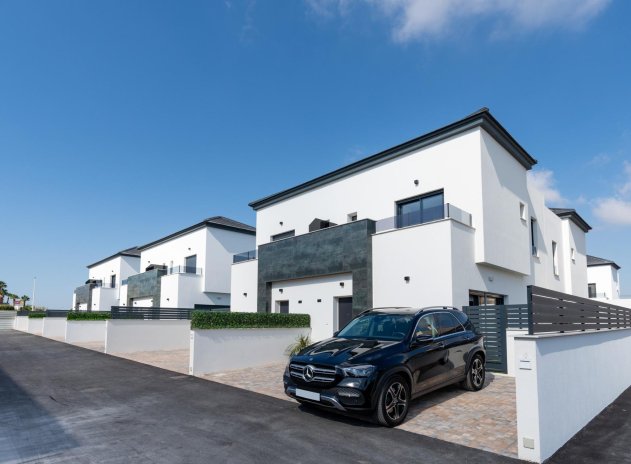 Obra nueva - Casa adosada - Gran Alacant