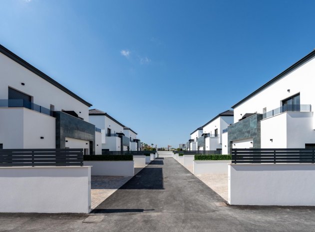 Obra nueva - Casa adosada - Gran Alacant