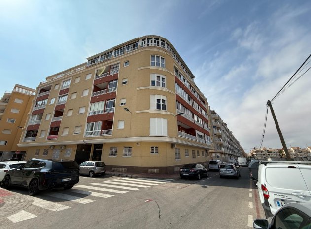 Resale - Apartment / Flat * - Torrevieja - Torrevieja *