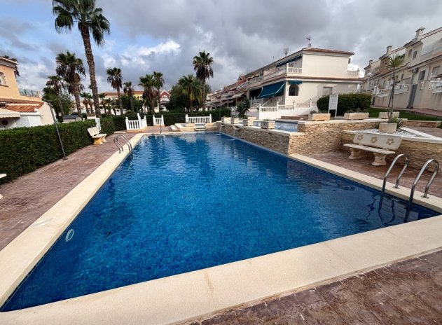 Herverkoop - Rijwoning - Benijofar - Monte Azul